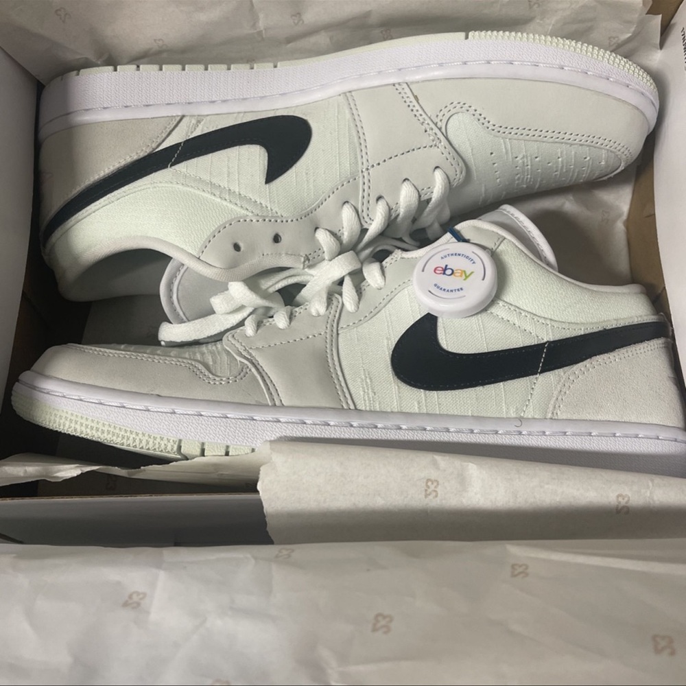Women’s Jordan 1 lows SE Barely Green